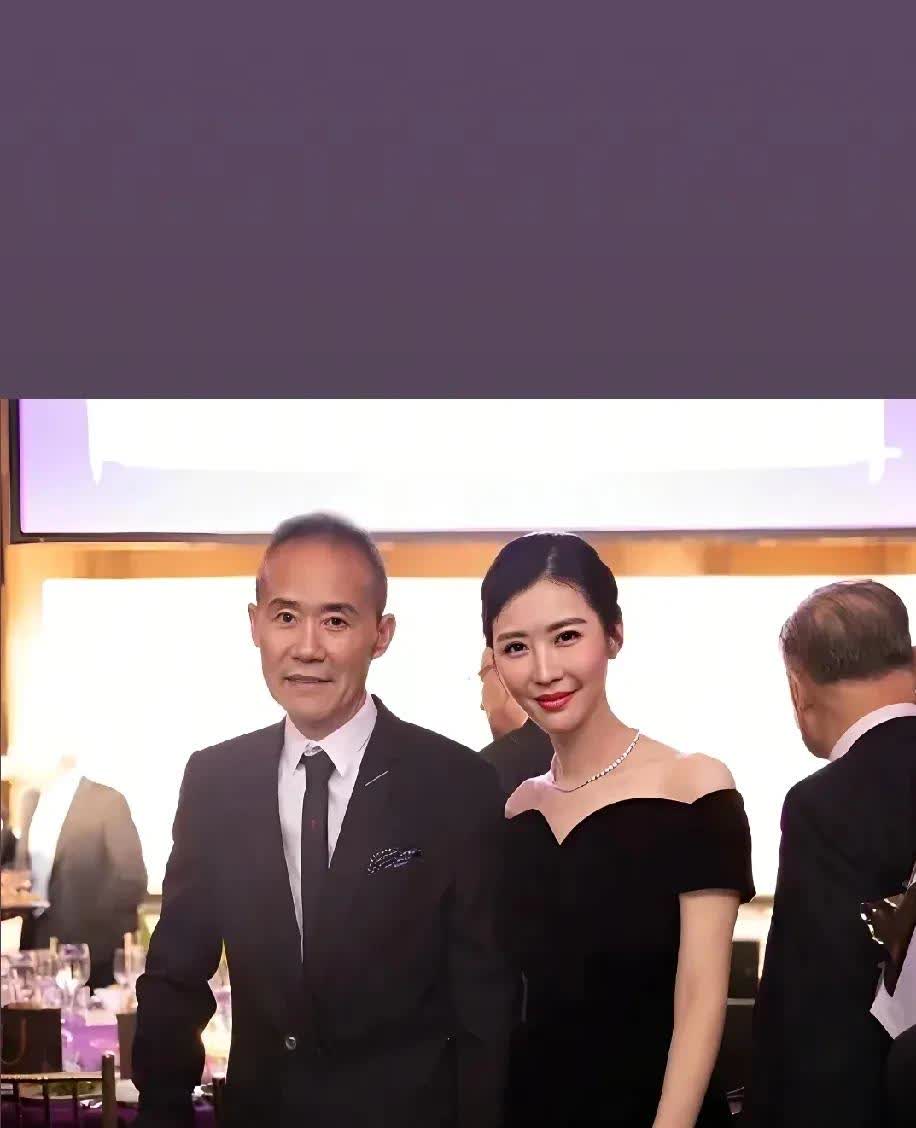 为啥亿万富翁王石会爱上田朴珺？说白了，老王早就过了只看脸的年纪，真正让他着迷的，