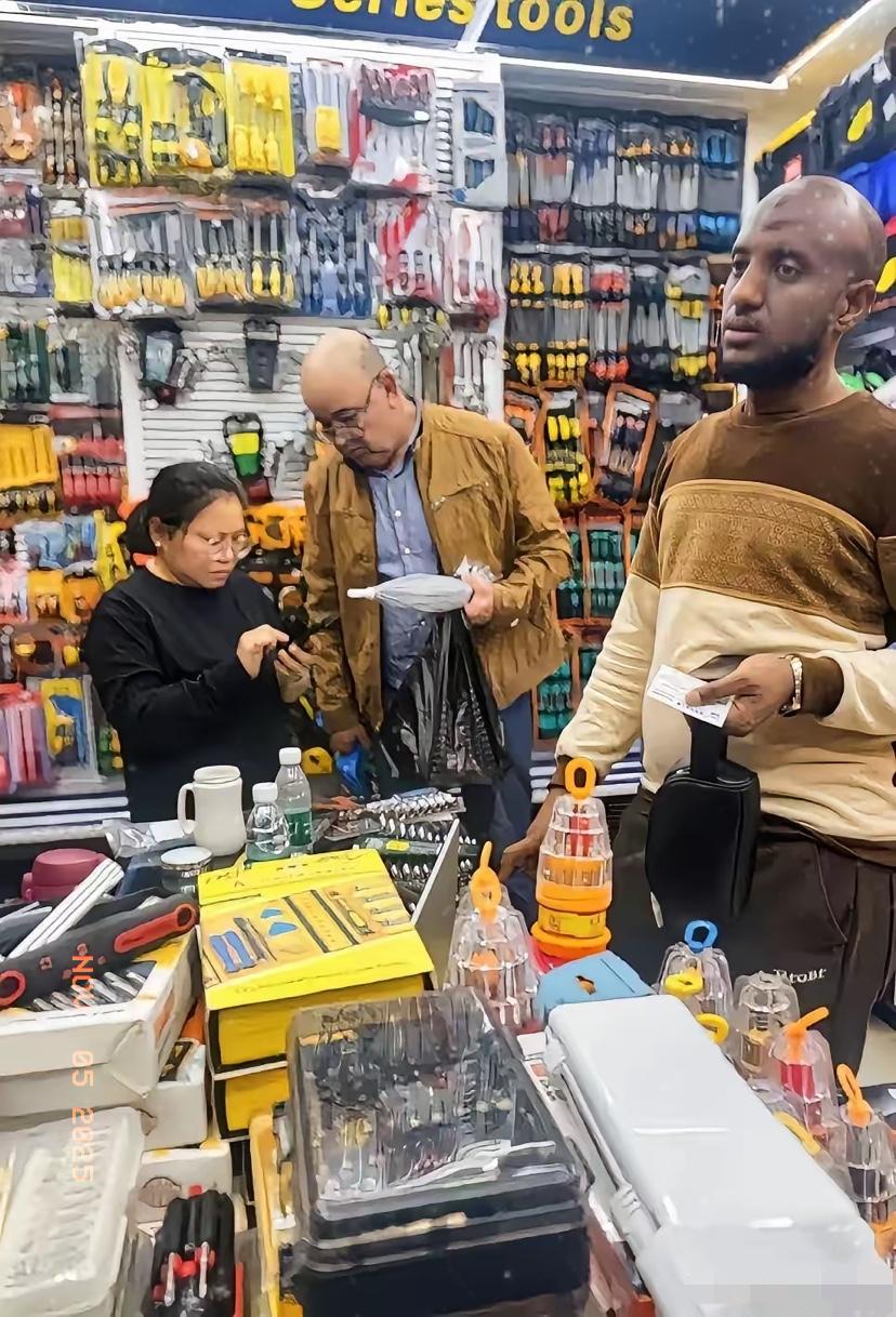 印度高种姓的“特权梦”，到中国直接碎成渣！阿三哥这波破防，我只能说：该！