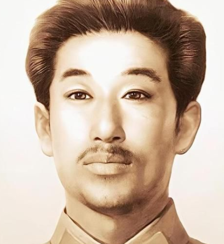 1942年，赵尚志牺牲后，一个汉奸用脚踢了踢他的头颅，看到这一幕，叛徒谢文东怒了