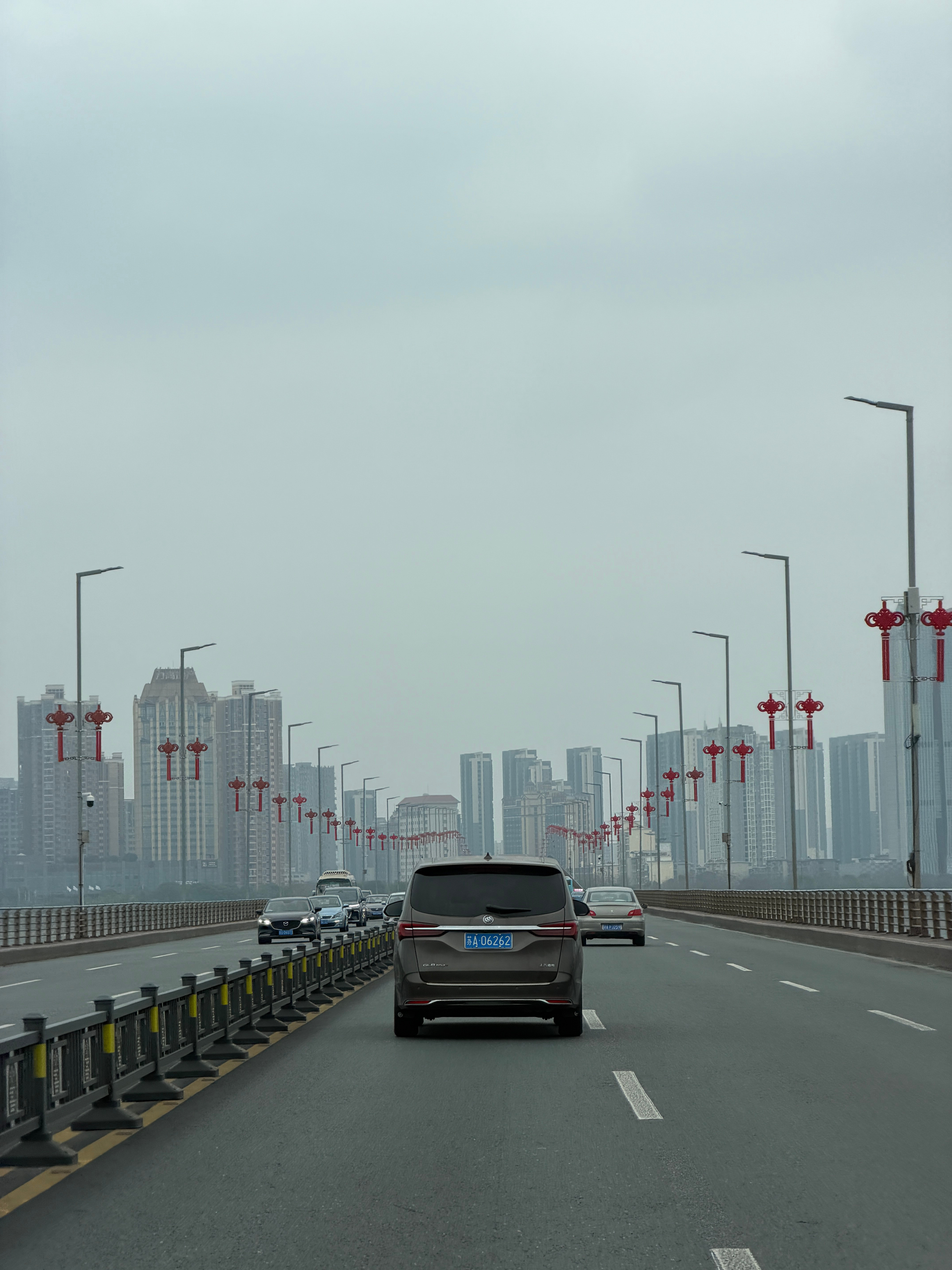 开着小豹子转悠第一站：南昌今天的南昌人是真的多多多多多但这个英雄城市还是挺有氛