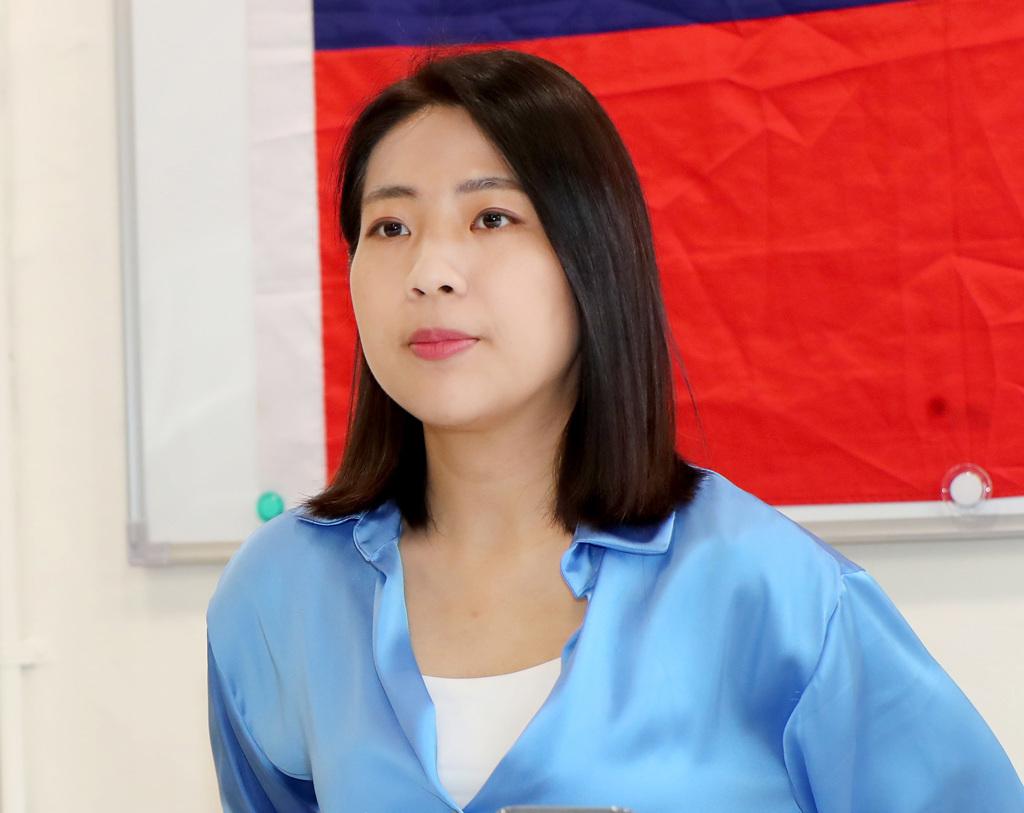 徐巧芯表态支持蔡康永，国民党一定会捍卫蔡康永的言论自由权利。国民党民意代表徐巧