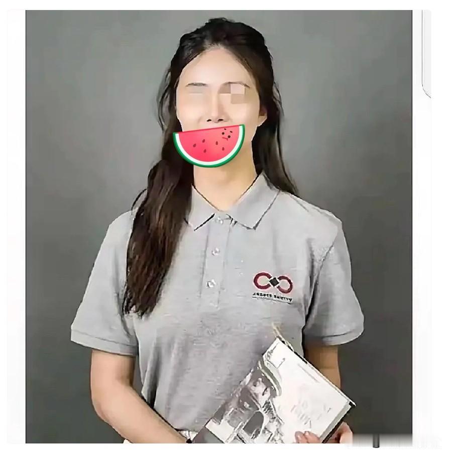 为了区区4500块钱，上海交大icon这位女生的前途，算是彻底“玩完”了。看到这