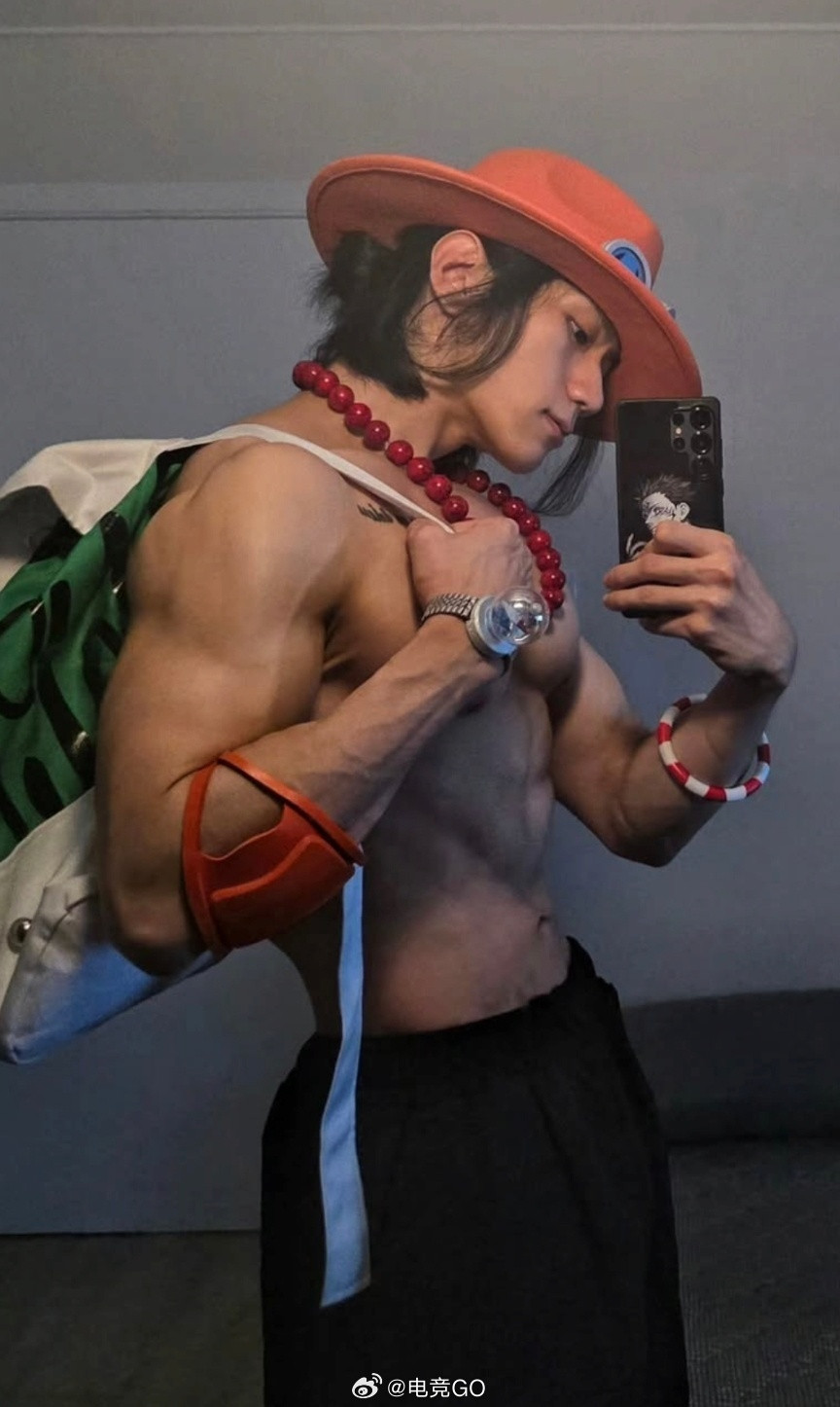 我去，这个艾斯！cosplay海贼王海贼王by:qkrgktkxks