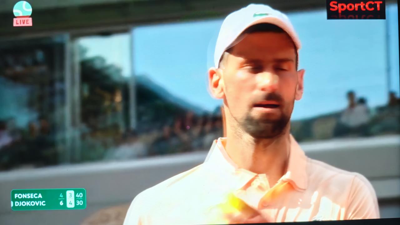 德约科维奇输了也能理解，就是体能跟不上，前面两盘看到还是很英勇，后面球速跟不上，