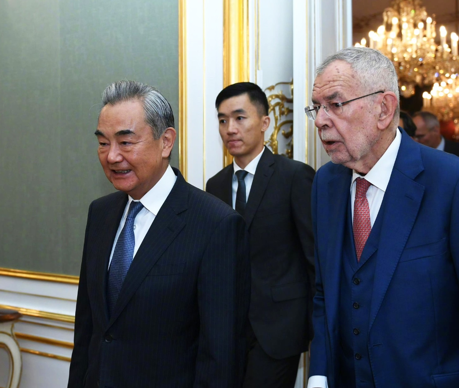 奥地利超高规格接待中国说实话，奥地利这次的表现真的有点“反常”。外交部长亲自