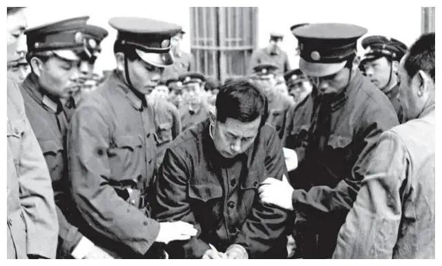 1983年，陈云亲自批示：立即枪毙广东县委书记王仲，原因为何？1983年，陈云勃