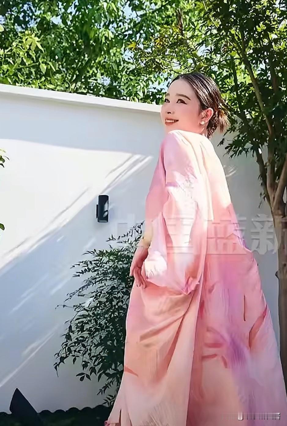 阚清子太有福相了！她可能是娱乐圈怀孕最真实起的一位女星，好喜欢她这种直来直去的性