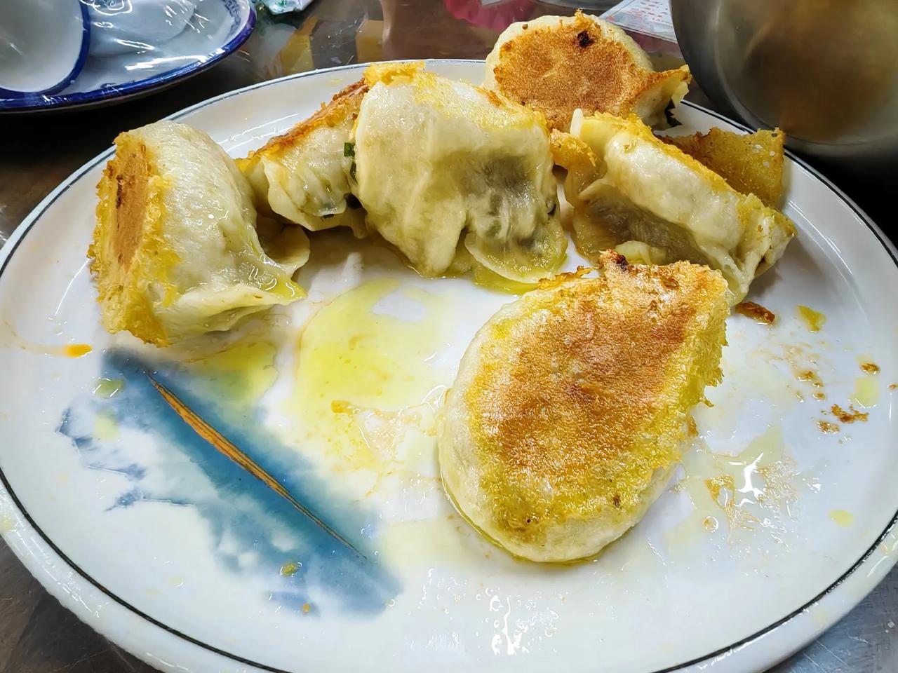 上午10点，大姐打电话要请我和二姐喝羊肉汤。正好，正是自己在家呢！不做饭了！