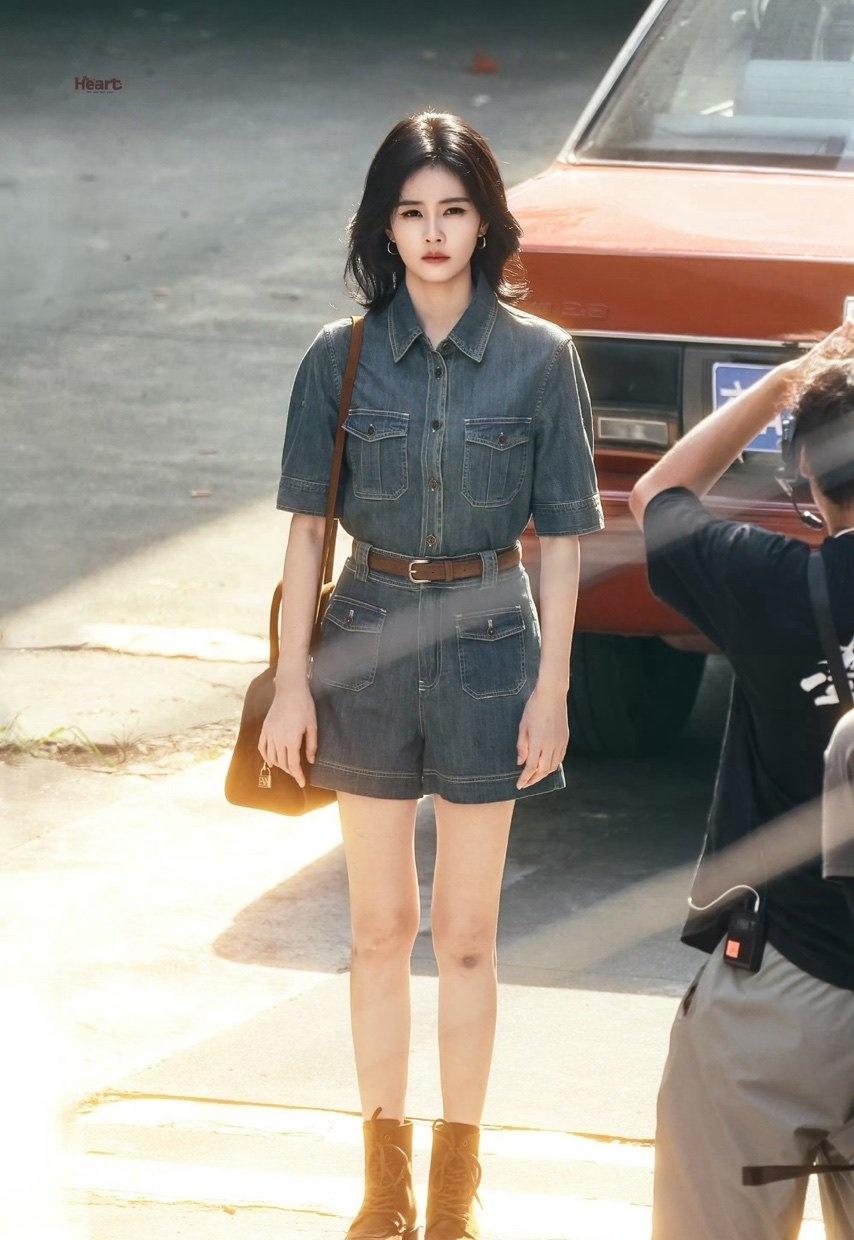 ​逆光牛仔look！完全是光都偏爱的美人～​​​