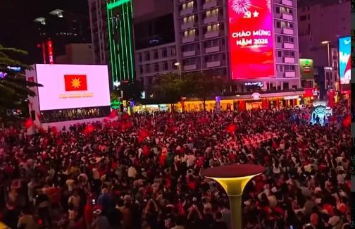 看越南球迷的状态就跟几年前我们世界杯预选赛输球一样！越南全国球迷都认为能够赢中国