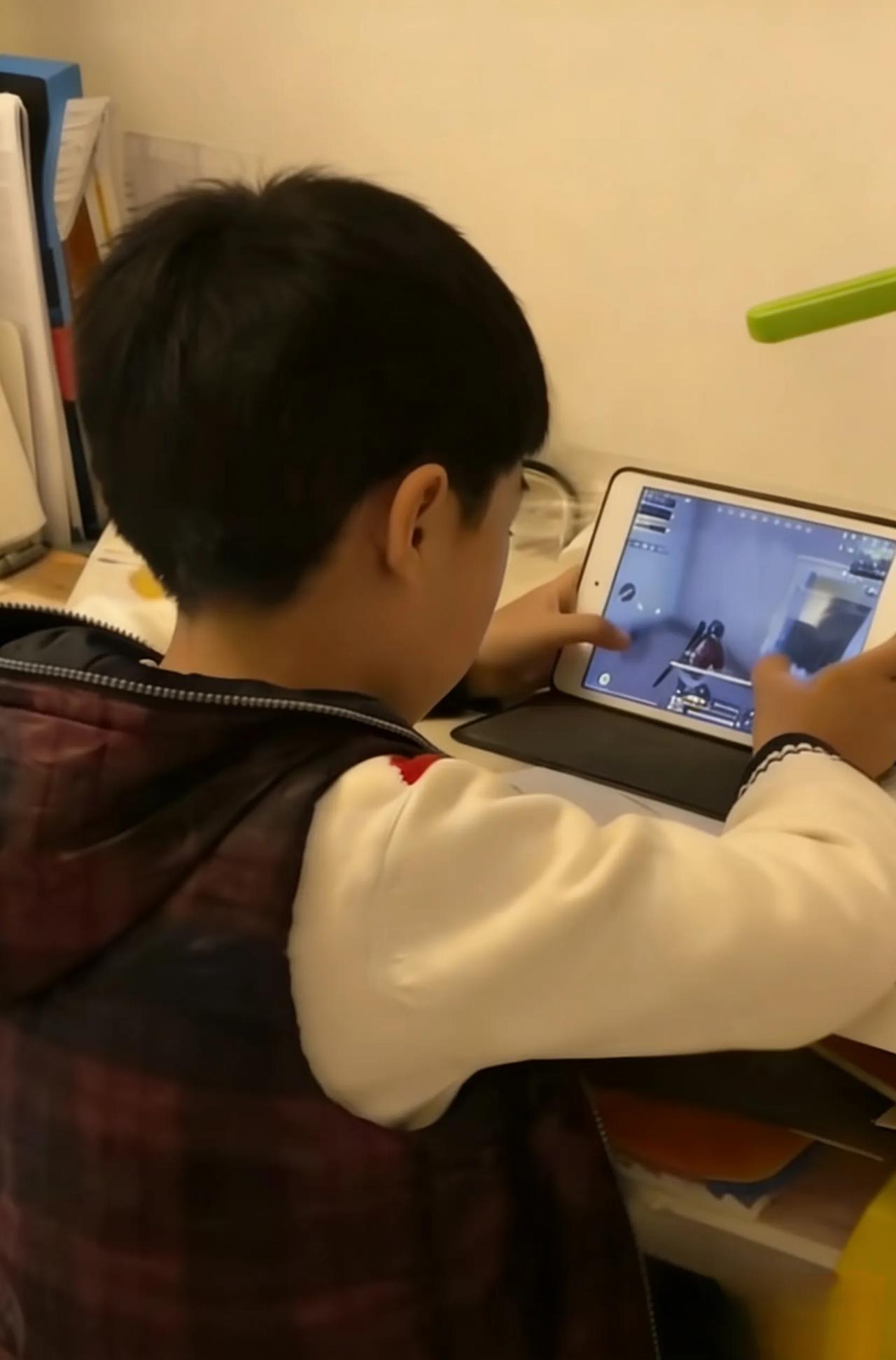 11岁男孩厌学失联，警方搜寻两天两夜，藏身地点太意外！一个11岁的男孩，厌学