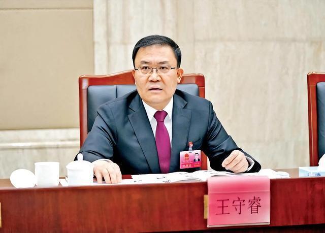 又一个深圳原高官出事，曾任深圳市委常委、宝安区委书记的王守睿“进去”了。据广东