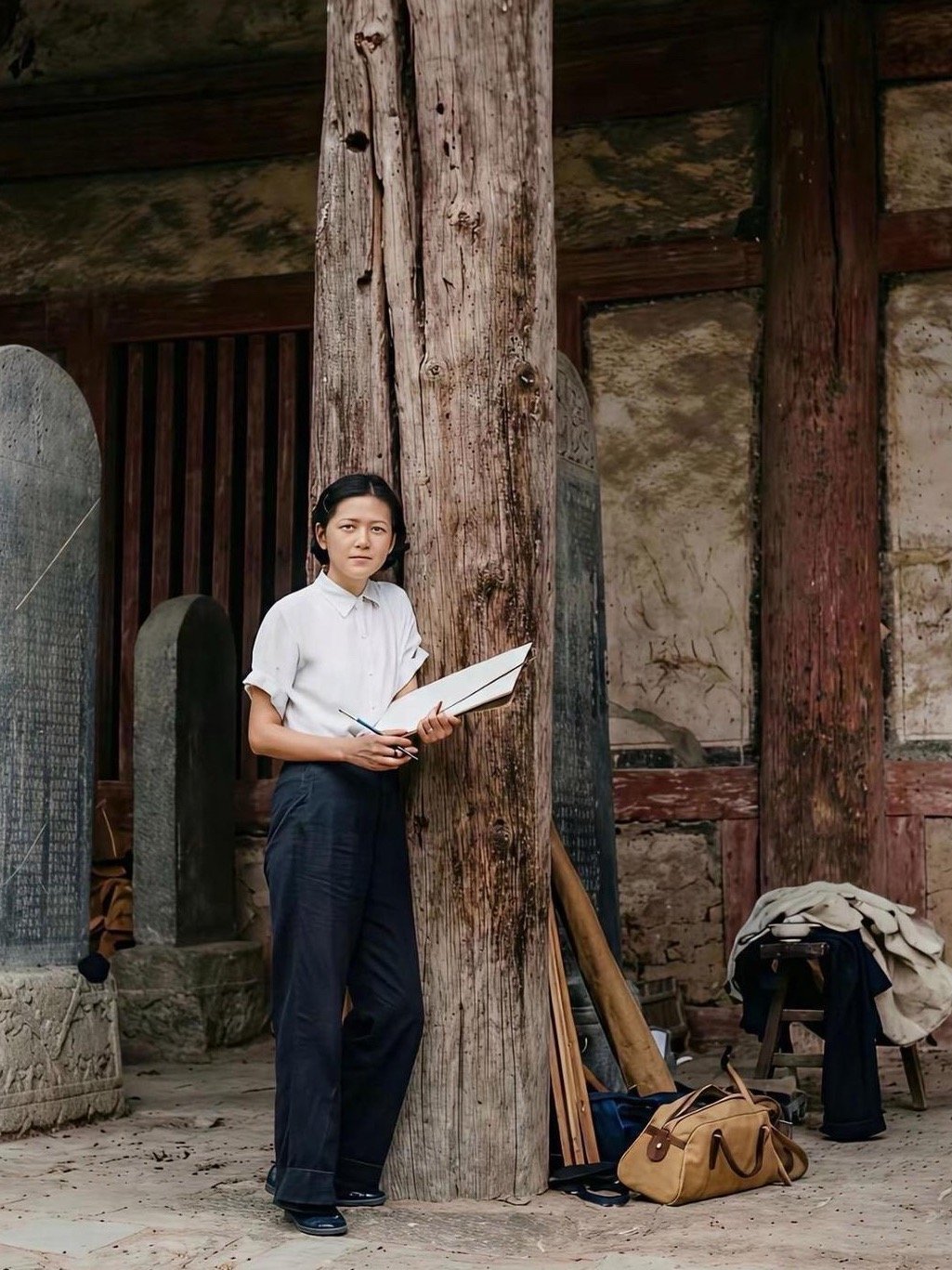如果我不告诉你，她是林徽因，你可能不会惊讶。如果我告诉你，这是八九十年前拍的照片