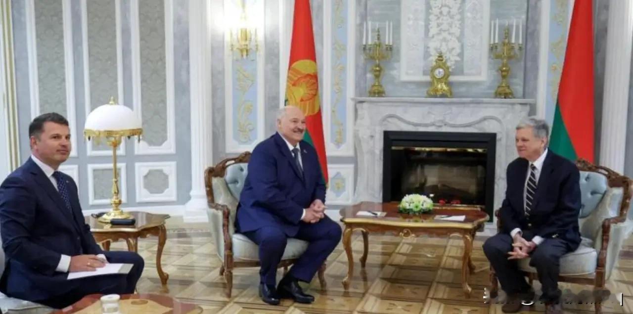 啃不动大的啃小的吗？美国突然宣布解除对白俄罗斯的钾肥制裁，不知道是美国的农业急