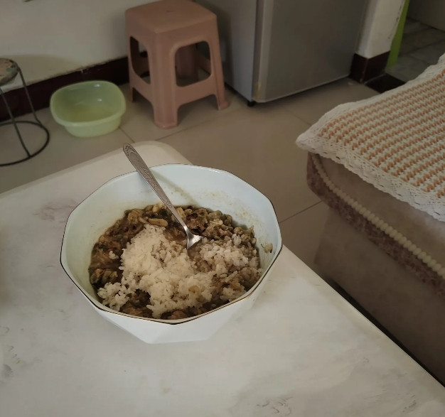 今天我好了，我家宝宝又流大浓鼻涕了爸爸还是老点，七点左右就到了解释一下哈，我远