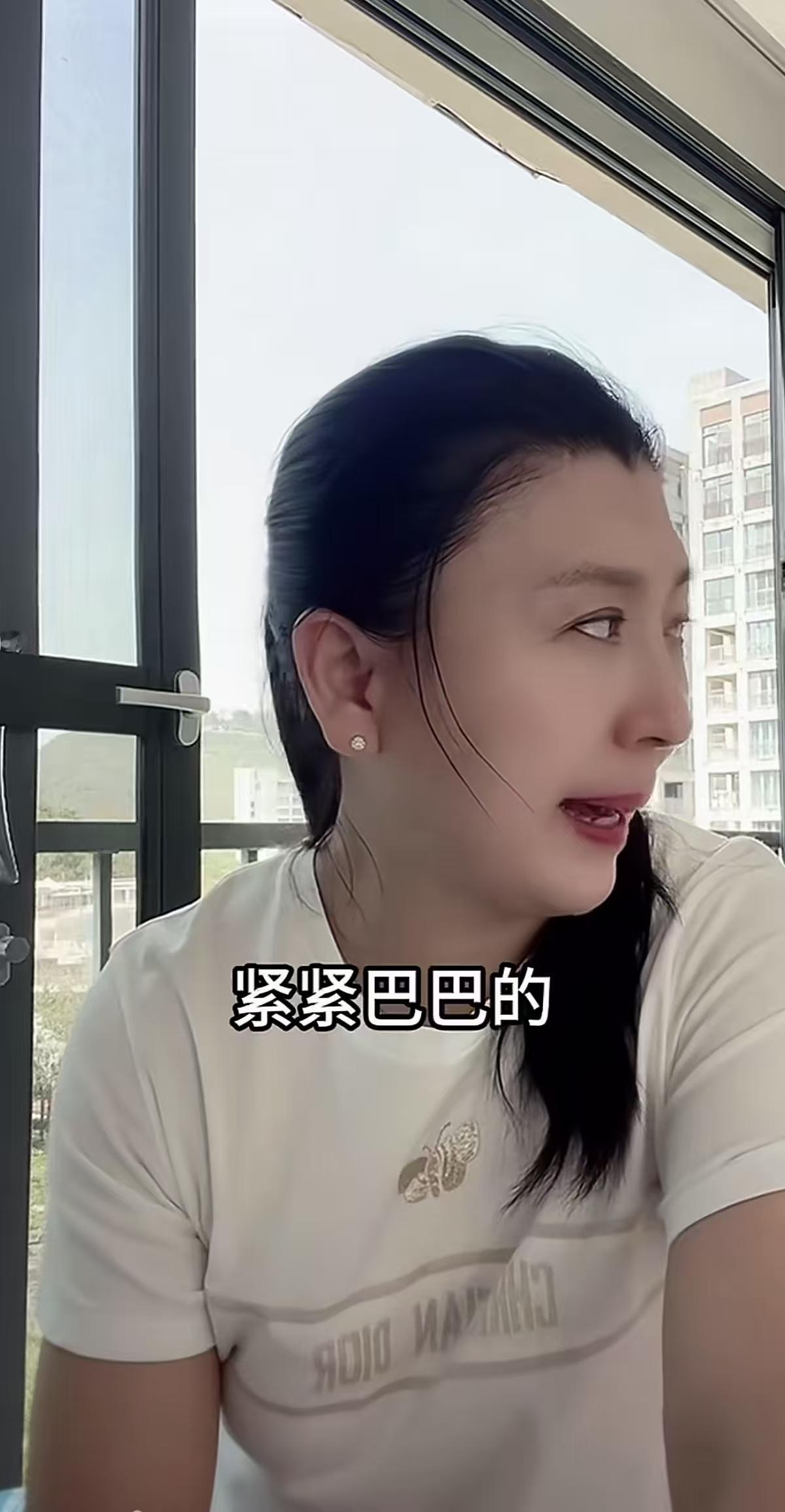 “她这是想说啥？”闫学晶还曾经向网友们展示她小女儿的卧室，听到后来明白了，她这是