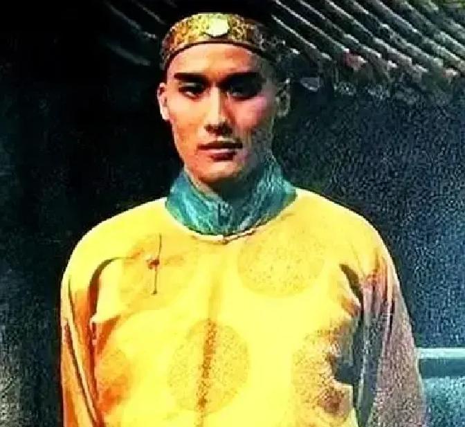 23岁零经验，差点被换掉1983年《火烧圆明园》开机，梁家辉连走位都不会，