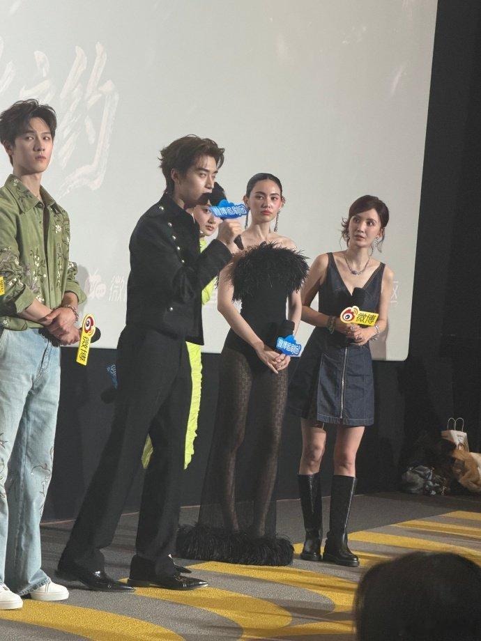 C位给主演张萌站一边被张萌的格局狠狠折服了！明明手握估值5.2亿的公司，是掌控