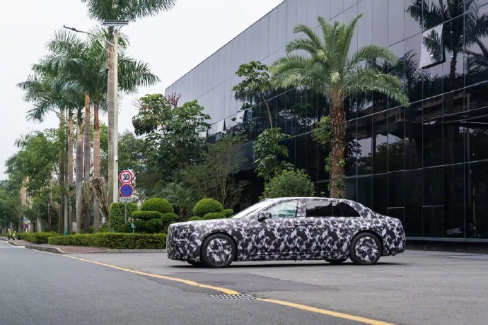 重磅谍照曝光｜仰望首台超豪华行政旗舰轿车来了！三年沉淀打磨，仰望超豪华行政轿车实拍曝光！这是仰望真正