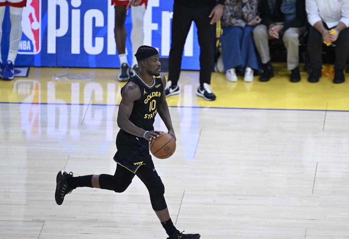 同为35岁，巴特勒就是累了，哈登就是拉胯了。勇士没有巴特勒进不了季后赛，快船没有