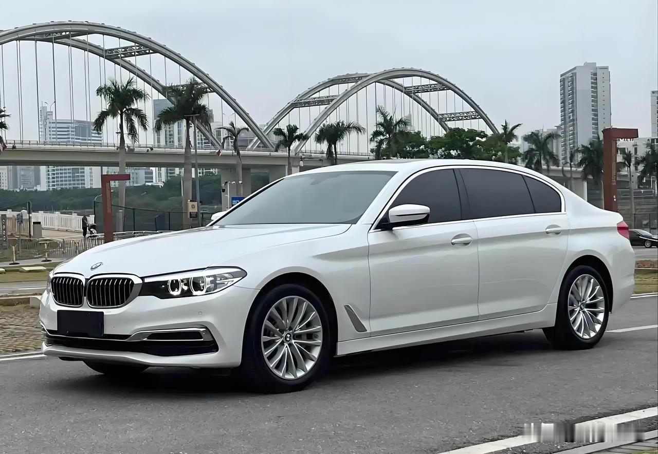 真是活久见！宝马5系都被干到30多万了。指导价48万多的530Li，现在终端降