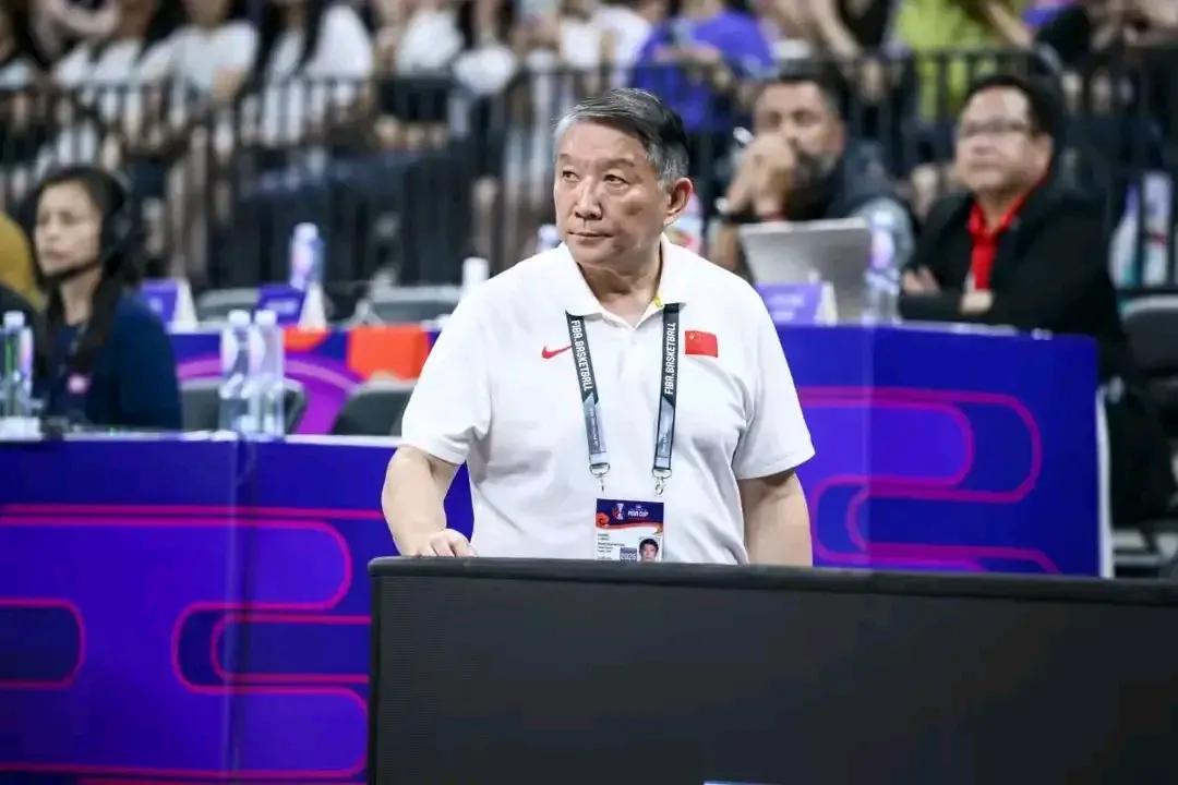 都说中国女篮81：90输日本，“输9分刚好输个李梦”。其实从现场来看日本确实超常