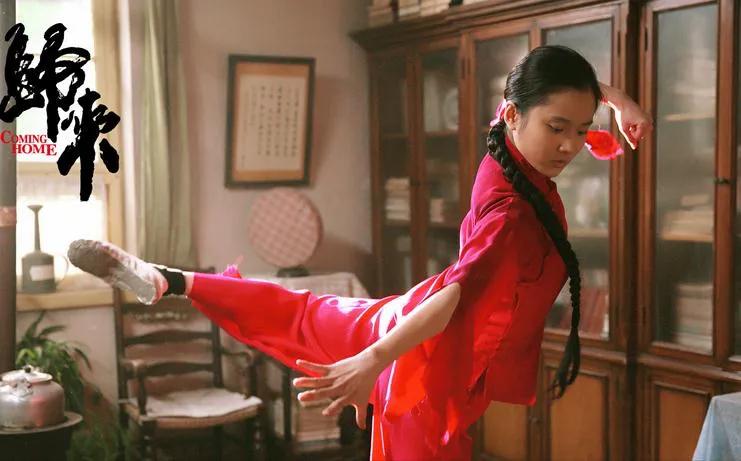 张慧雯一手好牌打烂，全因为低调的性格。现在是自媒体时代，配合剧集的宣发，还要让