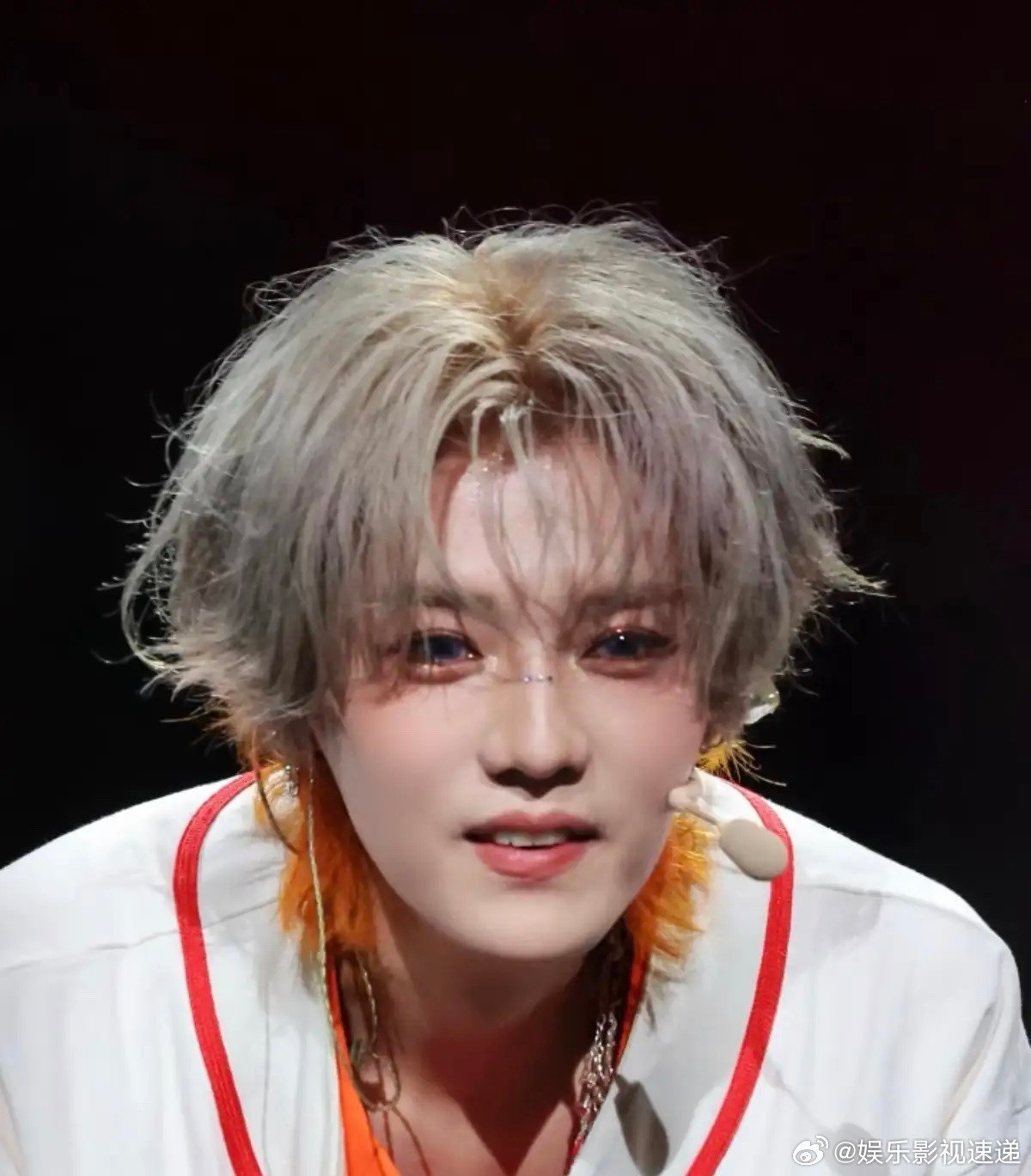 鹿晗，宣告定档！4月1日，许久不见的鹿晗，突然冲上了热搜，这次不仅带着好消