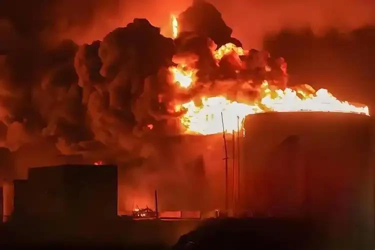 谁也没料到，战火直戳能源心脏，号称滴水不漏的以色列防空神话，彻底被撕碎！哈