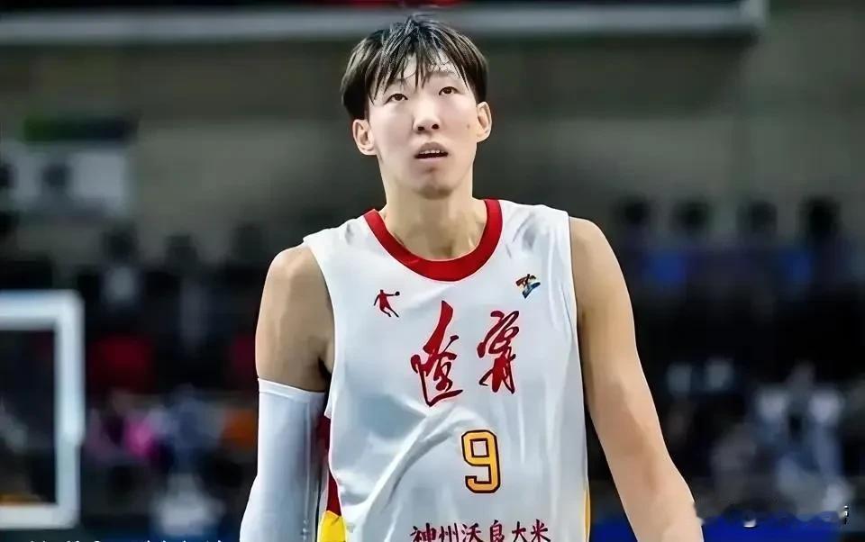 600万元为四川打全运会，周琦挣钱的能力真的是太让人羡慕了！据国内媒体报道，