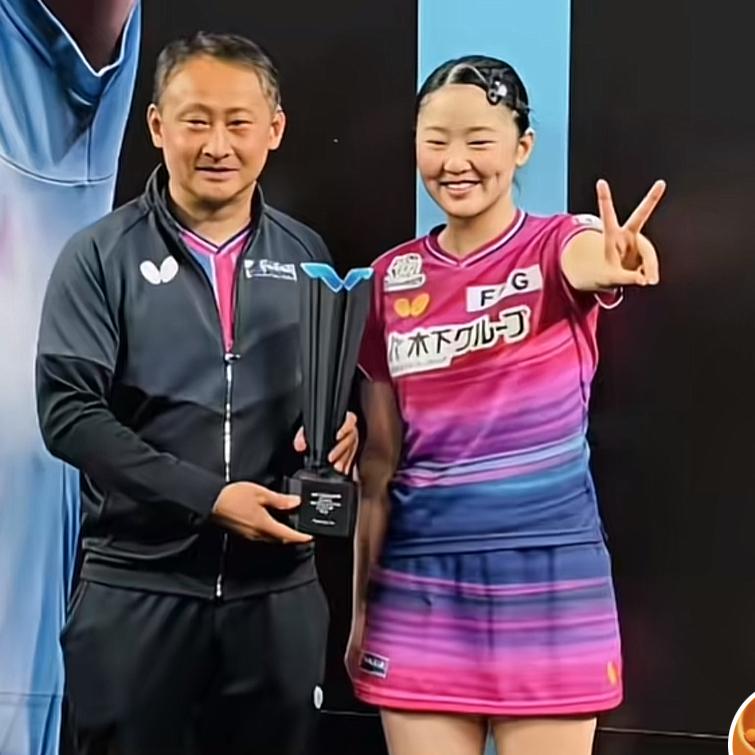 WTT萨格勒布常规挑战赛，日本小将张本美和夺得女单，女双“双冠”，最高兴的当属以