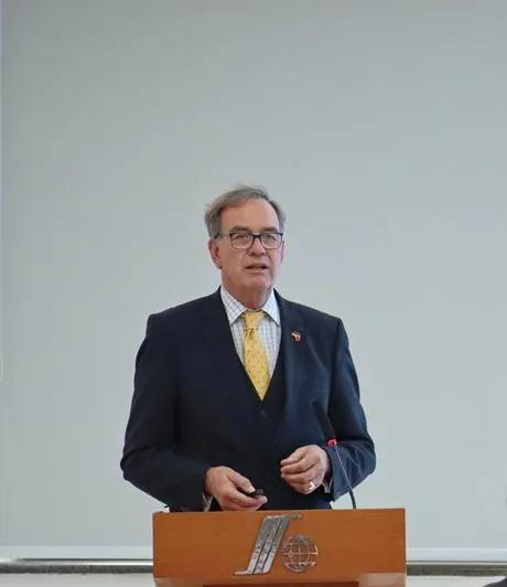 德国：中美打不起来了，因为打了也白打！目前德国教授坦率点破真相：美国并非怕中国，