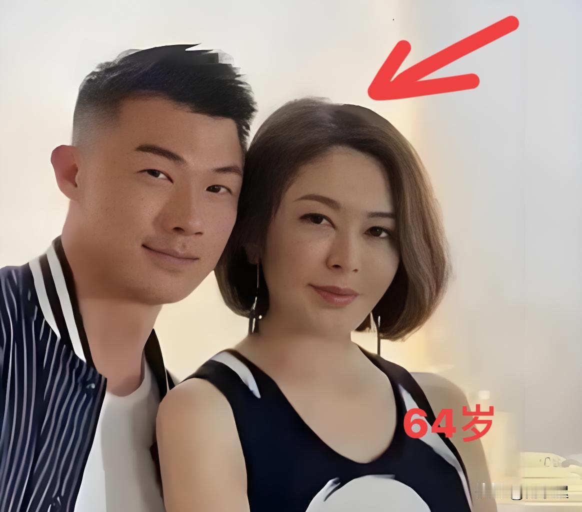 身边人，从大她18岁，到小她36岁！关之琳如何演绎这巨大的反差人生？她如今的