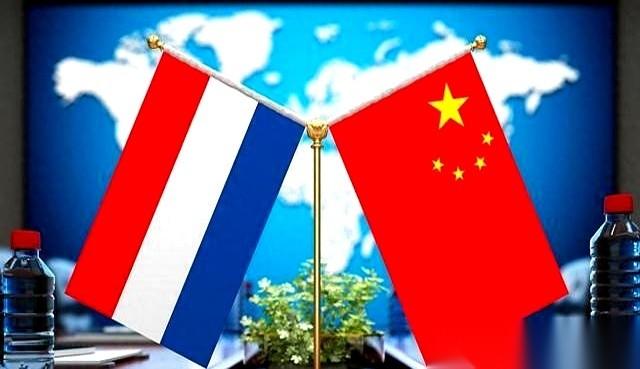 12月1号开始，这事儿干得真叫一个漂亮。一记精准的点穴。但凡你的高科技设备里