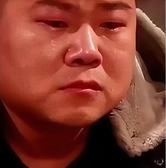 岳云鹏出名后，一个同学打电话问他借钱：“我妈住院了，能不能先借我50000块钱？