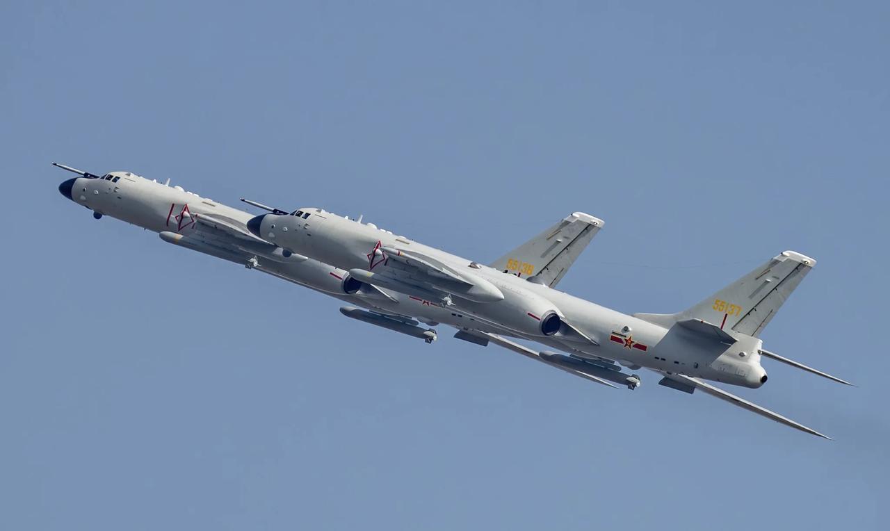 轰-6“三剑客”。新时代三种型号的轰-6。图片来自网络。