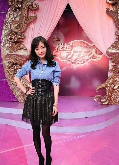 早期的杨幂，还是比较稚嫩的​​​