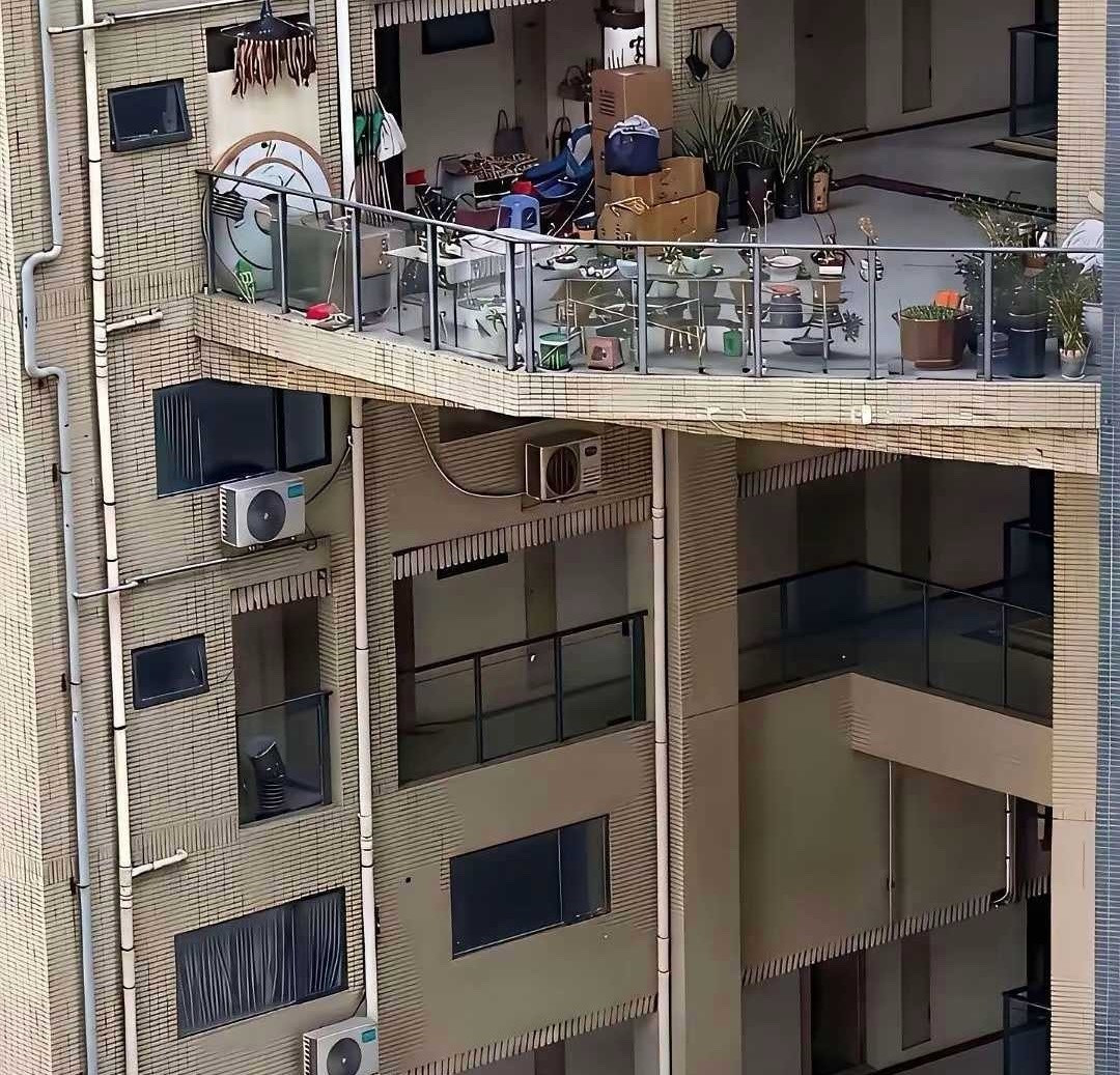 买房时给多5万能把这阳台给您，你愿意不？