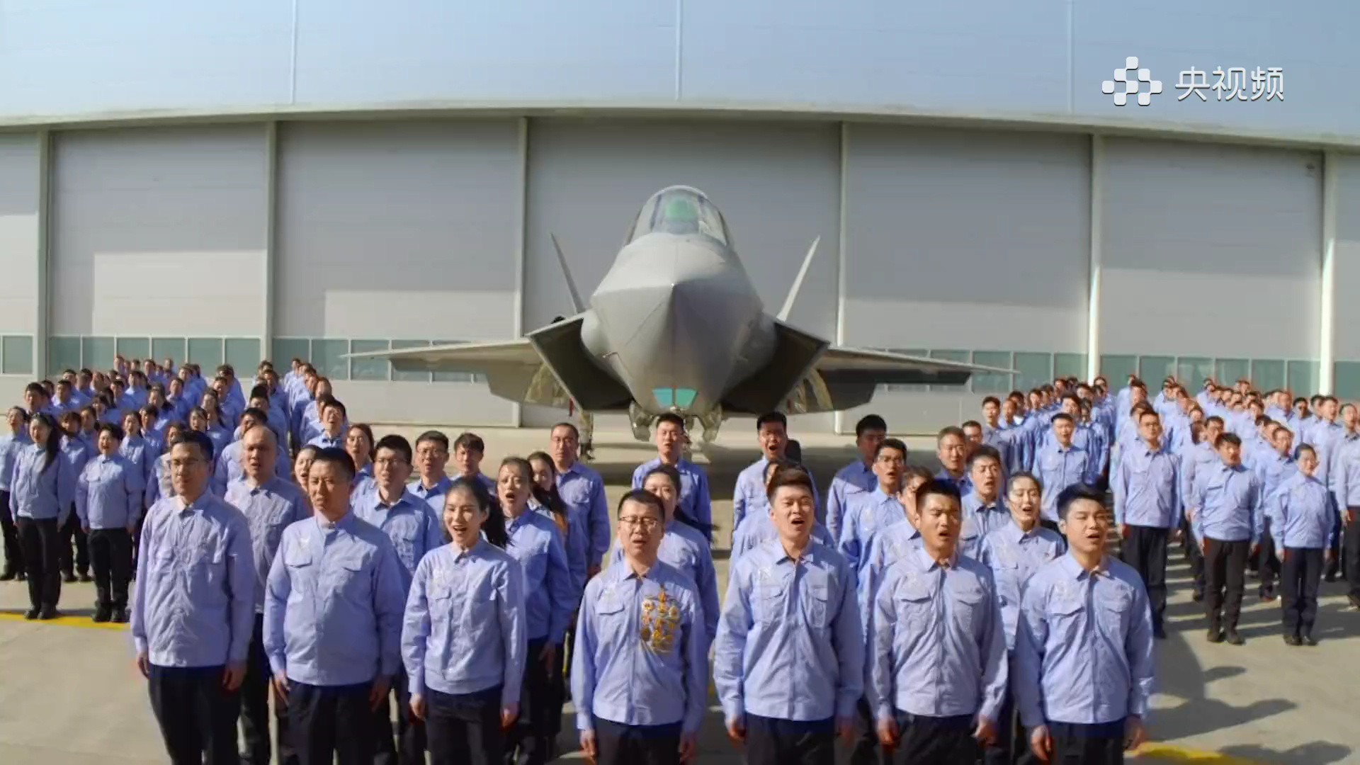 外贸型歼-35实机首次曝光，配备EOTS，即将出口巴基斯坦没跑了！好家伙，原来央