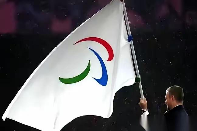 奥委会跟印尼掰手腕这事,看着挺热闹,其实藏着的门道,跟咱老百姓也有关系!印尼硬刚