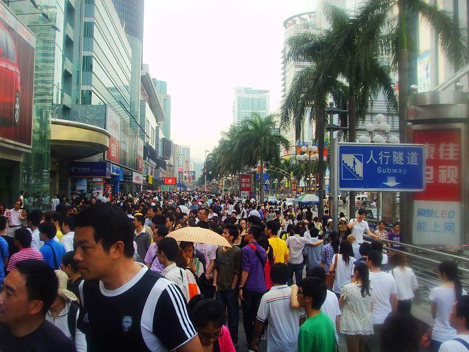 传统商业模式下的深圳华强北上步行街当年究竟有多热闹多火爆？今天我在电脑里面找到2