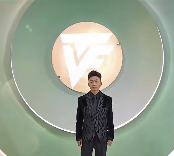 今年白玉兰奖是结束了可是王宝强的粉丝睡不着了！宝强呀，我们恨恨你
