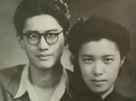 1973年，当乔冠华跟女儿坦诚说，自己要迎娶章含之的时候。女儿乔松都突然爆发了，