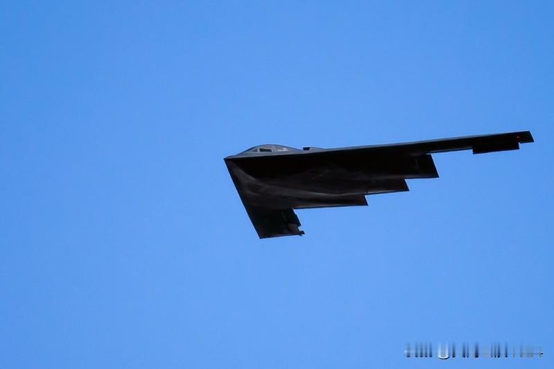 全世界排名前五的轰炸机都有哪些?美媒曾列出全球五大轰炸机排名。第一名是B-