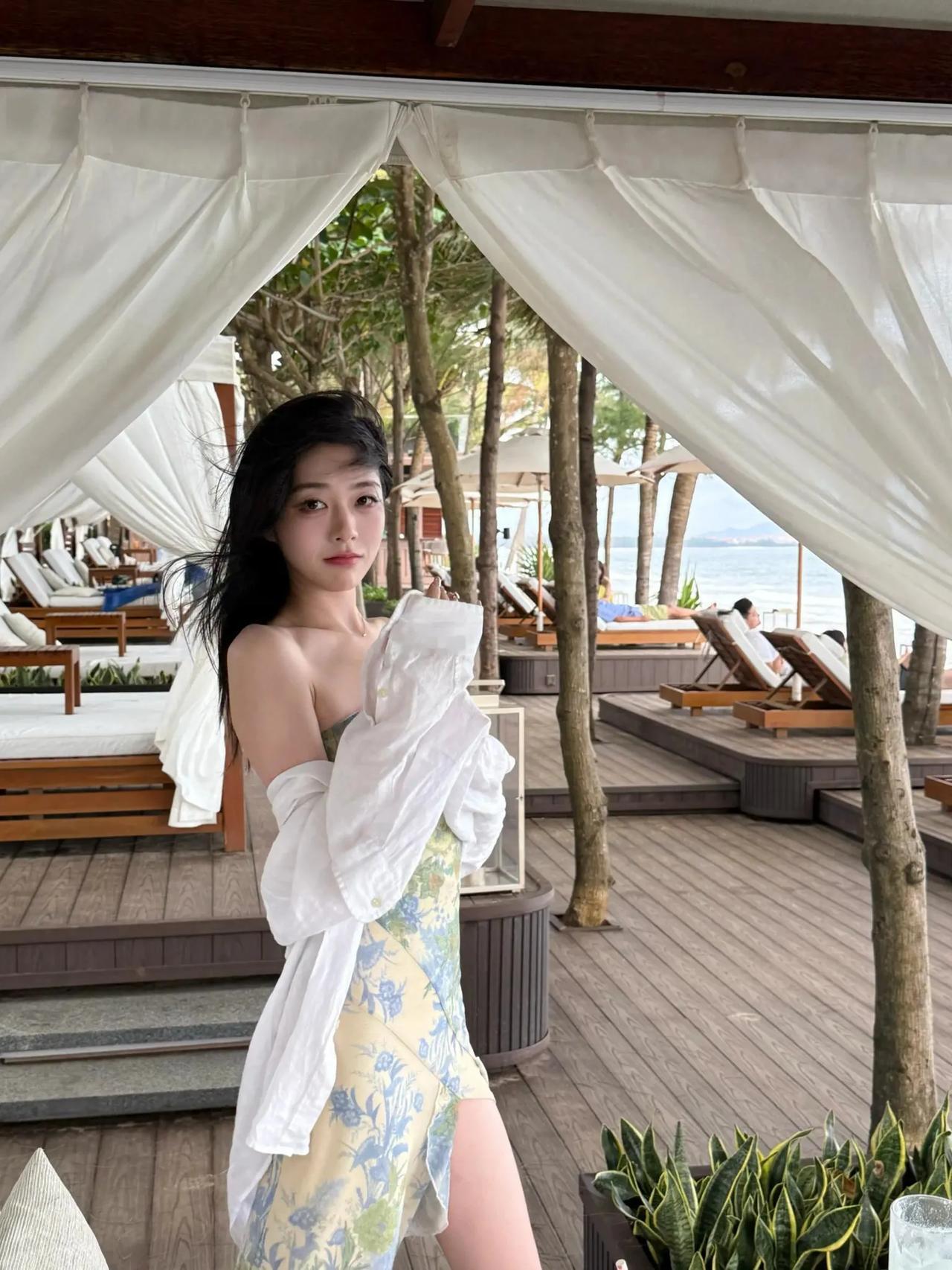 分享唯美的美照风吹动发梢清纯甜美的样子漂亮吗