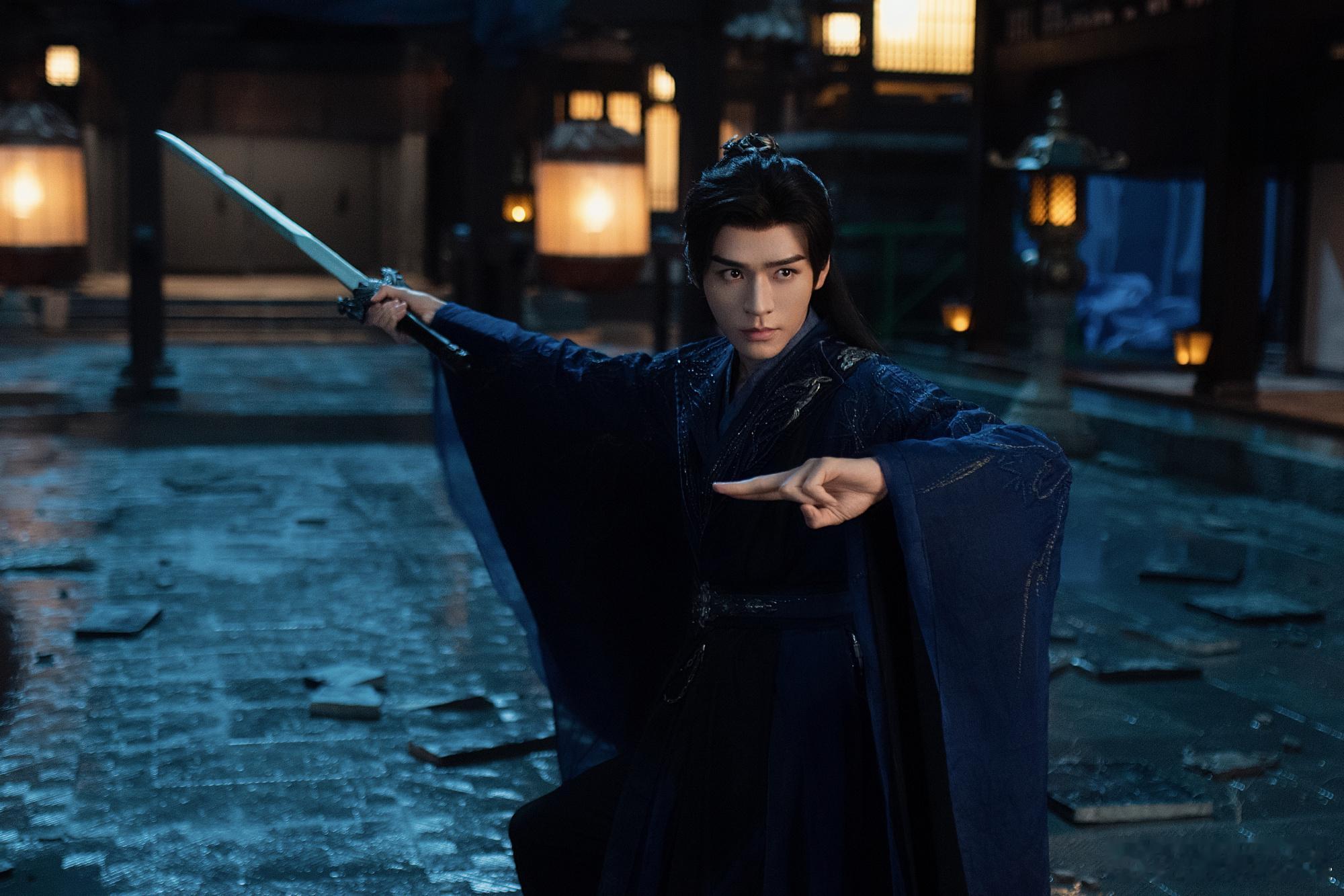 无双城毁了苏暮雨的一生，老城主为私欲找暗河灭他满门，让他从无剑城少主变成隐姓埋名