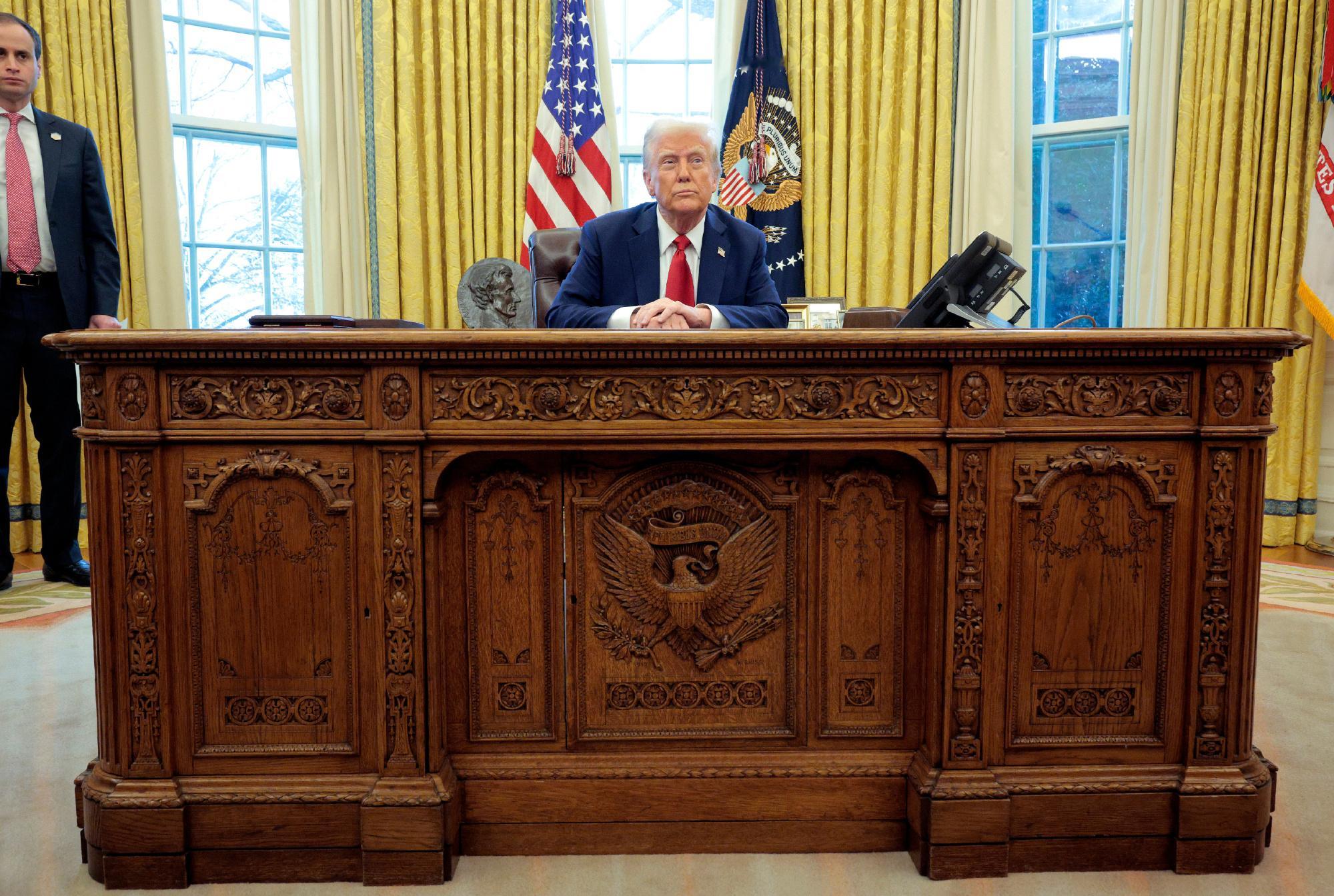 Trumpdidchangehisdesk.TheWhiteHous