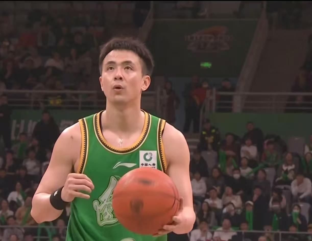 赵继伟16+7+8加时接管比赛！辽宁95-82擒拿江苏队赢球两大功臣：1，赵继