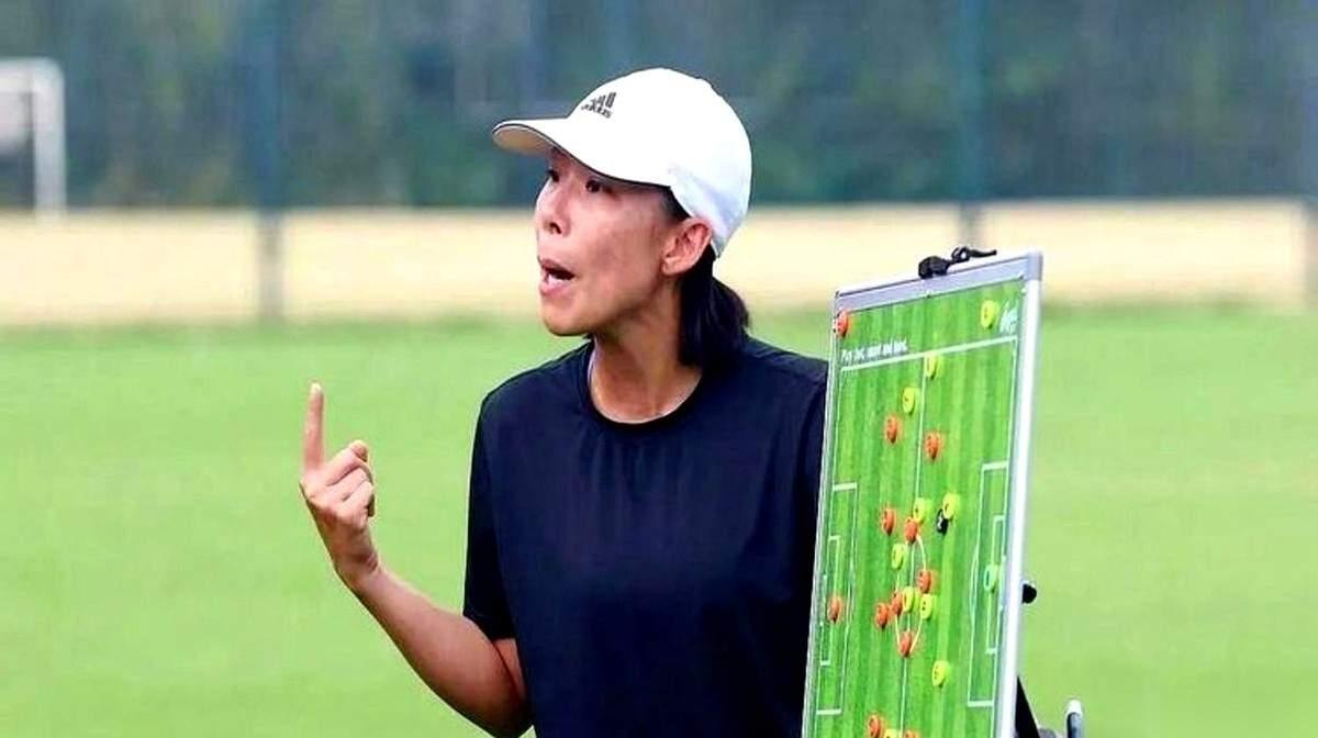 “江苏功勋教头陈婉婷告别江苏女足，但希望她不要离开中国足球。”1.目前中国女足