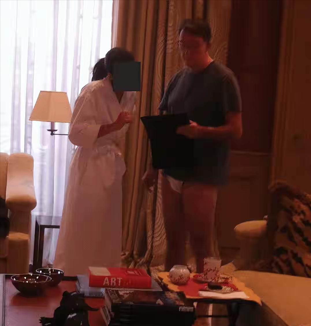 一张内衣照引发的战火？爱泼斯坦文件撕开西方遮羞布，中东危在旦夕 谁能想到，一